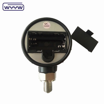 60 मिमी पैनल माउंट डिजिटल प्रेशर गेज 4.5V बैटरी बिजली की आपूर्ति के साथ