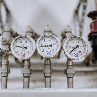 औद्योगिक अनुप्रयोगों के लिए बॉटम माउंट और बॉर्डन ट्यूब कॉन्फ़िगरेशन के साथ DN25 फ्लैंज आकार डायाफ्राम प्रेशर गेज